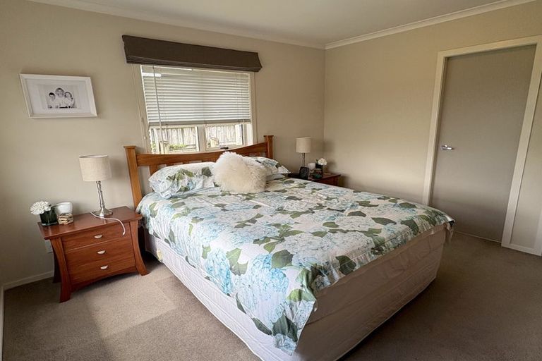 Photo of property in 24a Taylor Terrace, Tawa, Wellington, 5028
