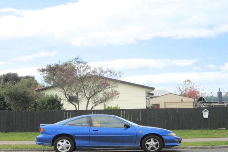 Photo of property in 211 Gravatt Road, Papamoa Beach, Papamoa, 3118