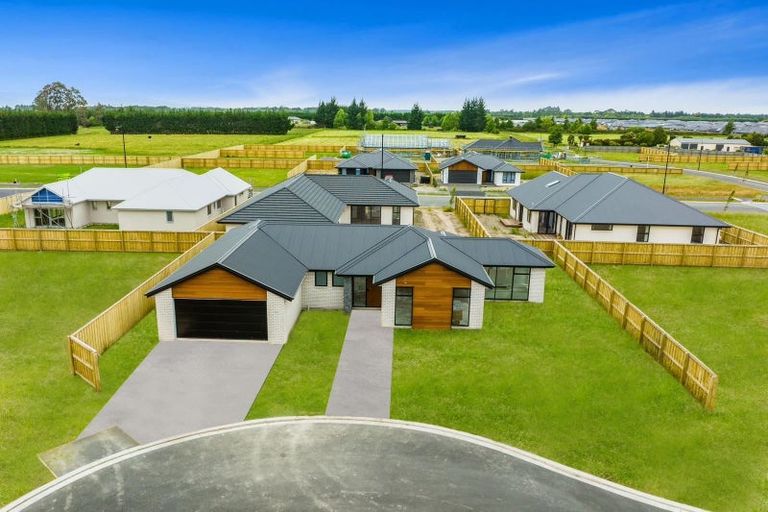 Photo of property in 8 Ivan Mauger Place, Rolleston, 7615