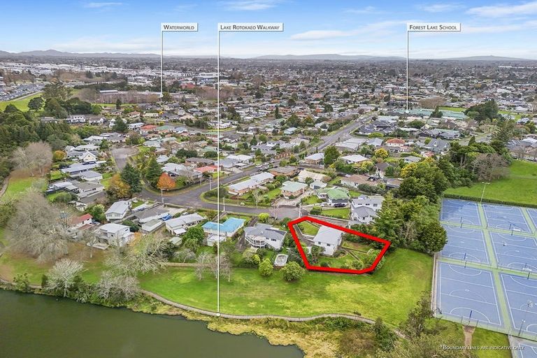 Photo of property in 1 Kingsway Crescent, Forest Lake, Hamilton, 3200