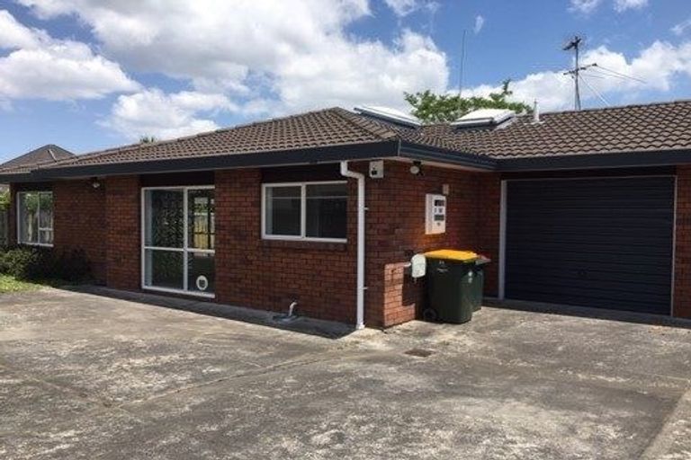 Photo of property in 2/46 West Fairway, Golflands, Auckland, 2013