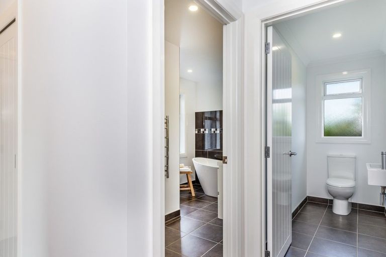 Photo of property in 6 Oakdale Drive, Kinloch, Taupo, 3377