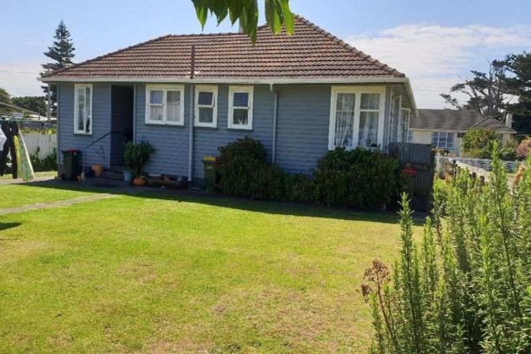 Photo of property in 13 Manchester Street, Patea, 4520