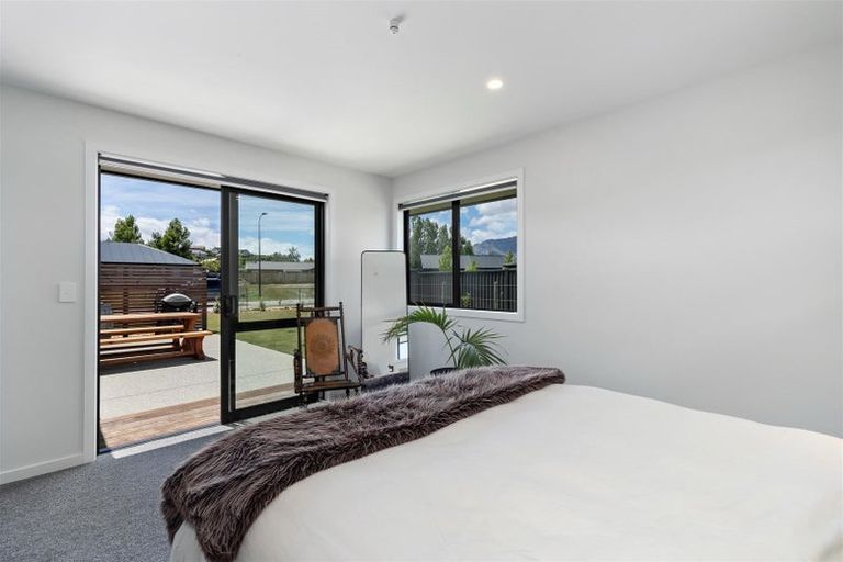 Photo of property in 8 Grandview Road, Lake Hawea, 9382