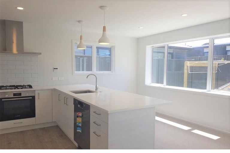 Photo of property in 42 Pateke Drive, Kenepuru, Porirua, 5022