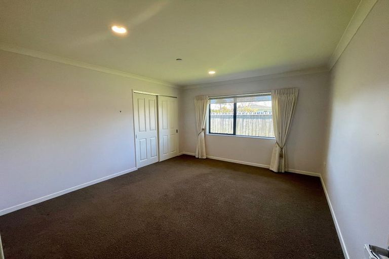 Photo of property in 8 Ian Peter Way, Otaki, 5512