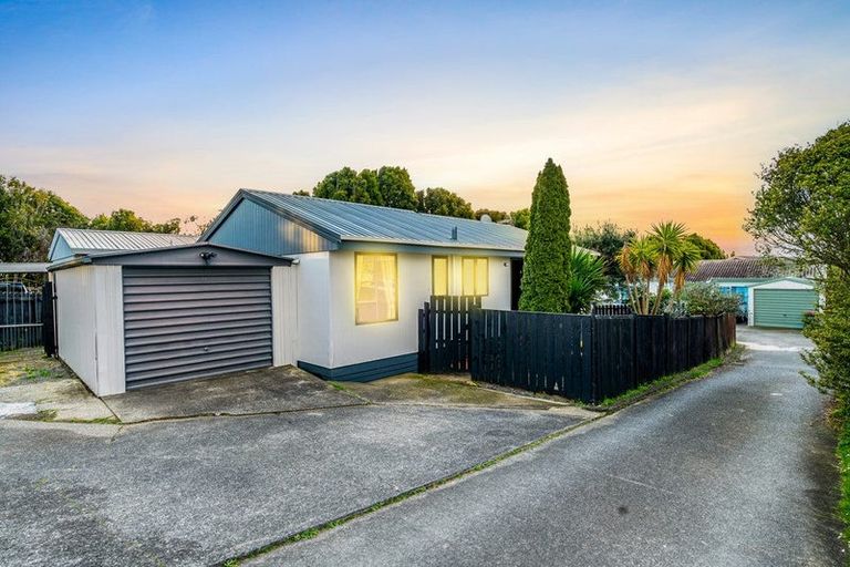 Photo of property in 1/9 Kimdale Place, Totara Heights, Auckland, 2105