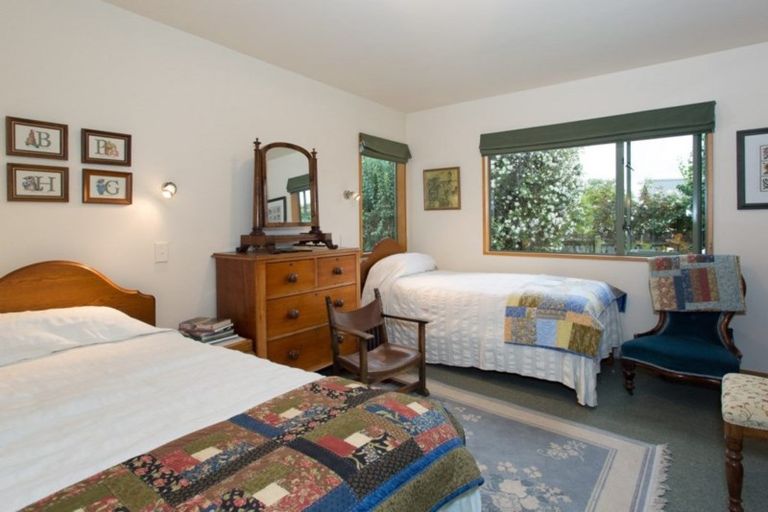 Photo of property in 6 Heuchan Lane, Wanaka, 9305