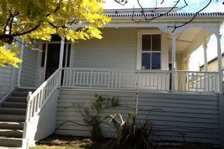 Photo of property in 5 Rutland Road, Stanley Point, Auckland, 0624