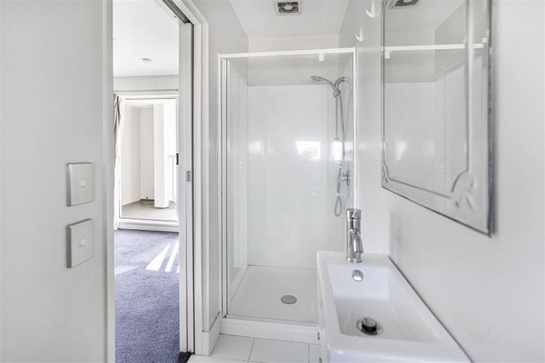 Photo of property in 496c Barbadoes Street, Edgeware, Christchurch, 8013