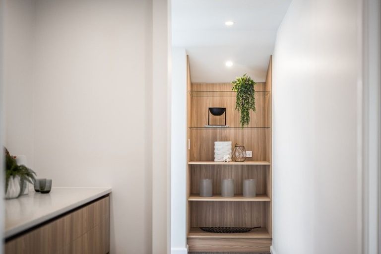 Photo of property in 15a The Parade, Bucklands Beach, Auckland, 2012