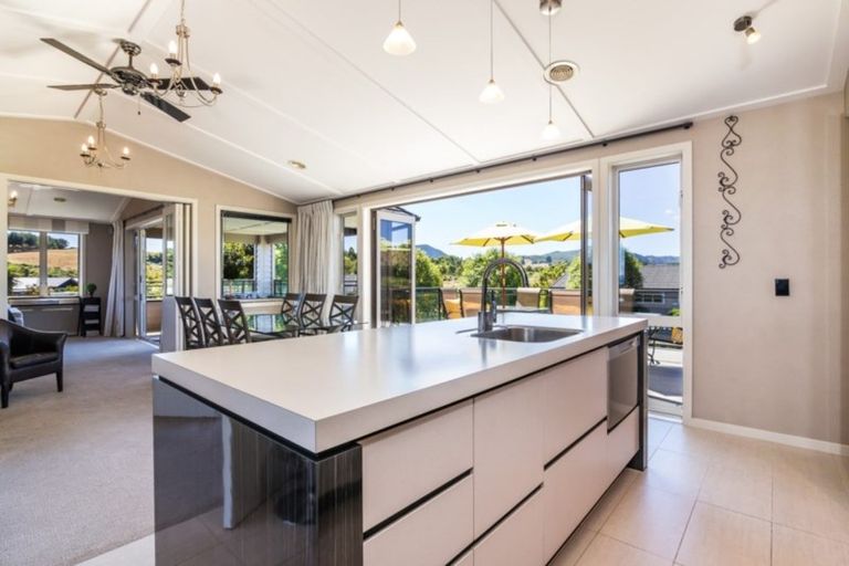 Photo of property in 16 Montgomery Crescent, Kinloch, Taupo, 3377
