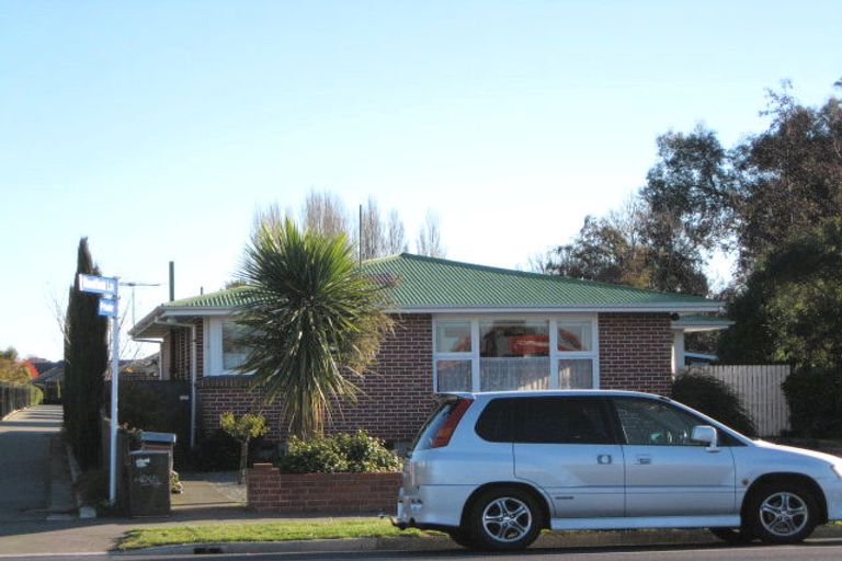 Photo of property in 335 Main North Road, Redwood, Christchurch, 8051