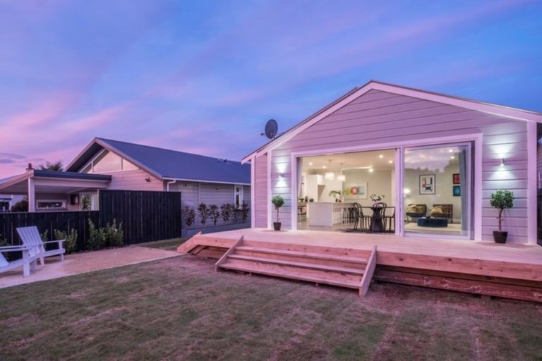 Photo of property in 204 Coutts Street, Rongotai, Wellington, 6022