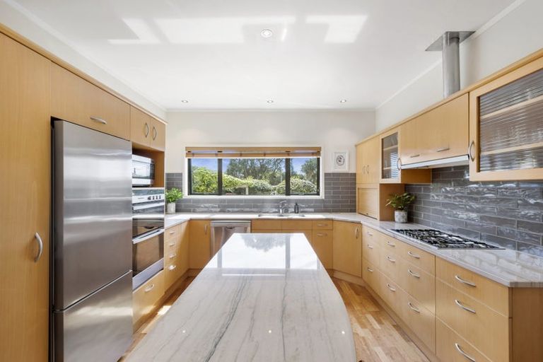 Photo of property in 65 Nicholson Road, Khandallah, Wellington, 6035