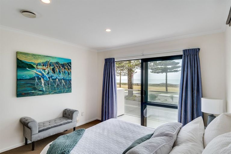 Photo of property in 633 Marine Parade, Napier South, Napier, 4110