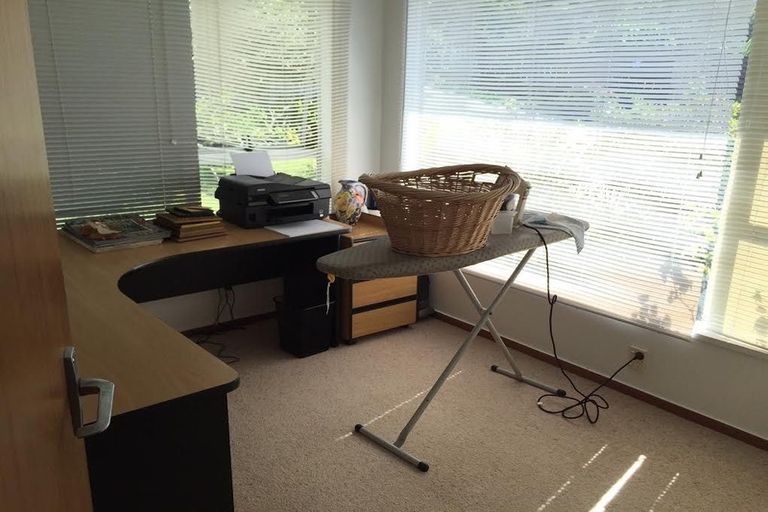 Photo of property in 18 Grenada Avenue, Forrest Hill, Auckland, 0620