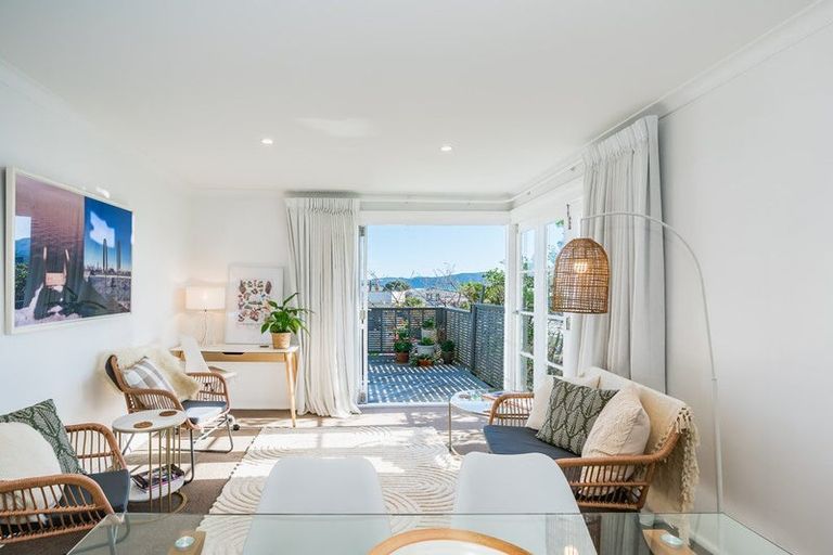 Photo of property in 118 Seaview Road, Paraparaumu Beach, Paraparaumu, 5032