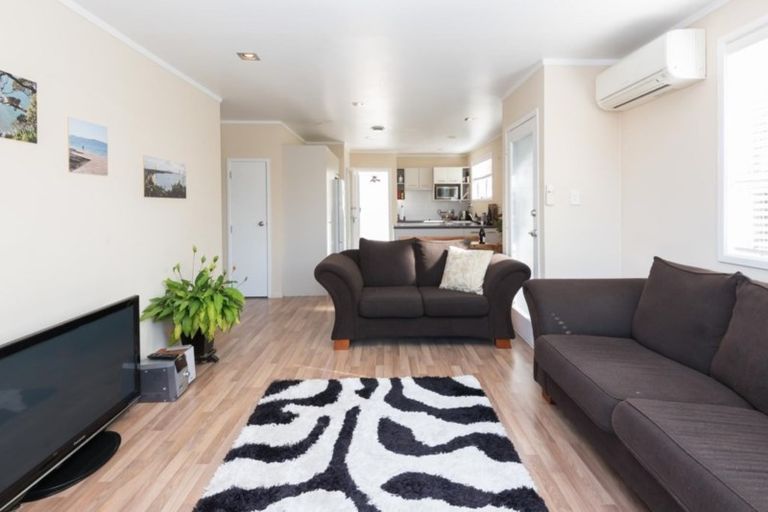 Photo of property in 1/25 Imogene Way, Half Moon Bay, Auckland, 2012