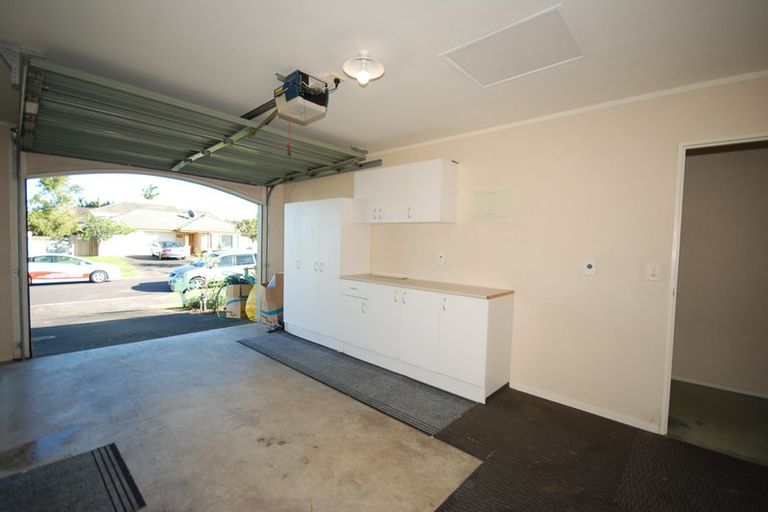 Photo of property in 23 Ironstone Place, Randwick Park, Auckland, 2105