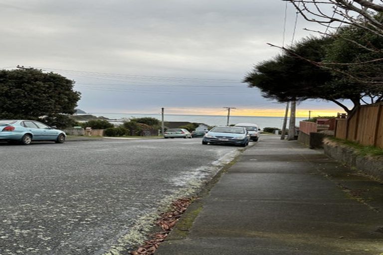 Photo of property in 6 Walker Avenue, Paremata, Porirua, 5026