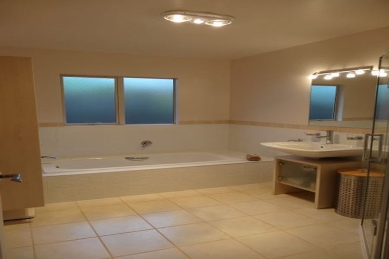 Photo of property in 16 Ranui Avenue, Kerikeri, 0230