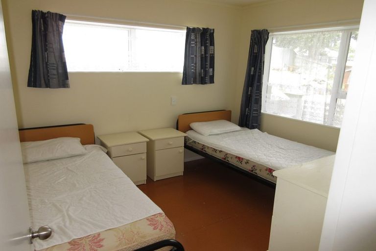 Photo of property in 72 Queens Road, Waikanae Beach, Waikanae, 5036