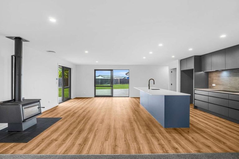 Photo of property in 1 Roach Lane, Amberley, 7481