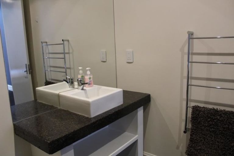 Photo of property in 2/49 Bond Street, Dunedin Central, Dunedin, 9016