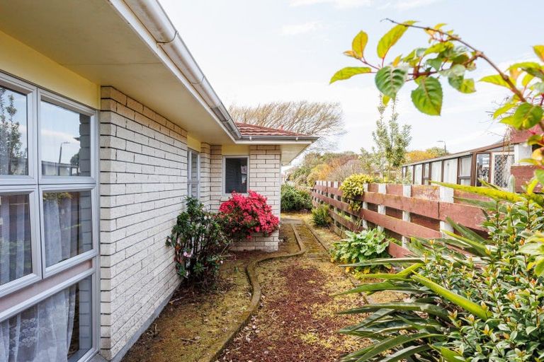 Photo of property in 16 Cecil Place, Cloverlea, Palmerston North, 4412