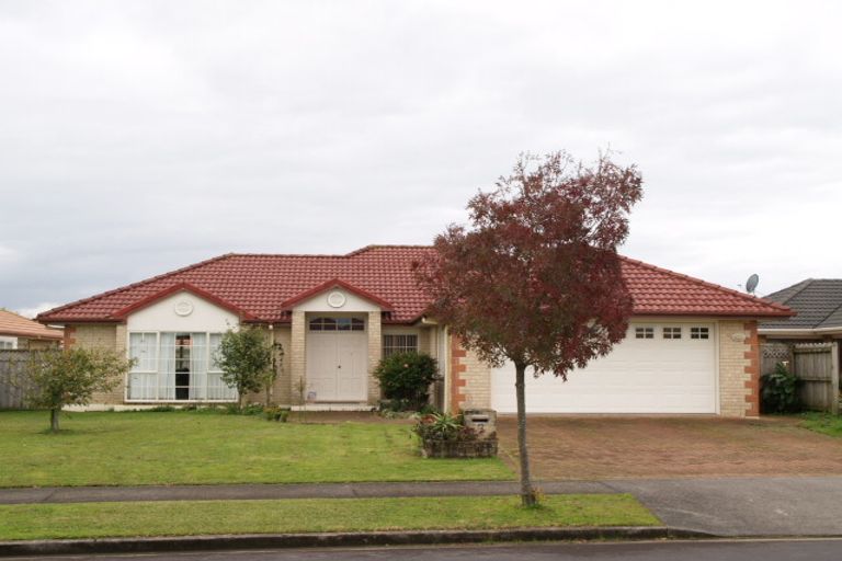 Photo of property in 12 Trovare Place, Golflands, Auckland, 2013