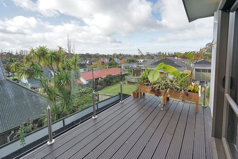 Photo of property in 10b Burn-murdoch Street, St Andrews, Hamilton, 3200