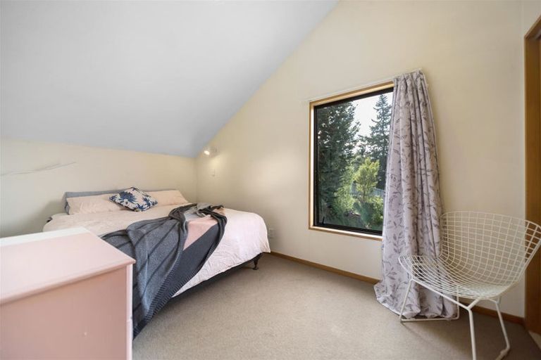 Photo of property in 1/4 Sainsbury Road, Fernhill, Queenstown, 9300