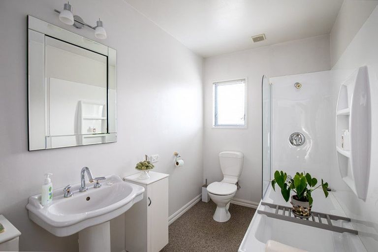 Photo of property in 6 Albert Drive, Clyde, 9330