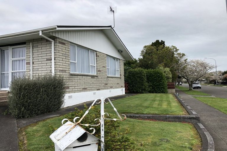 Photo of property in 22 Mudgway Place, Awapuni, Palmerston North, 4412