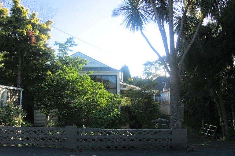 Photo of property in 6 Willoughby Street, Woburn, Lower Hutt, 5010