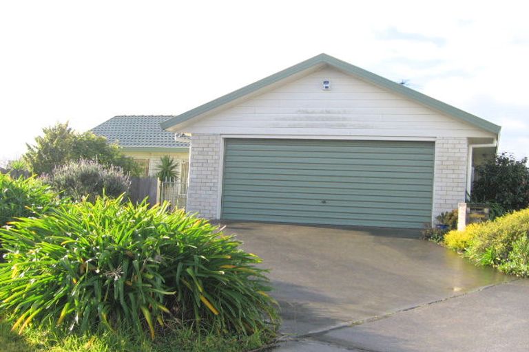 Photo of property in 12 Tullis Place, Burswood, Auckland, 2013