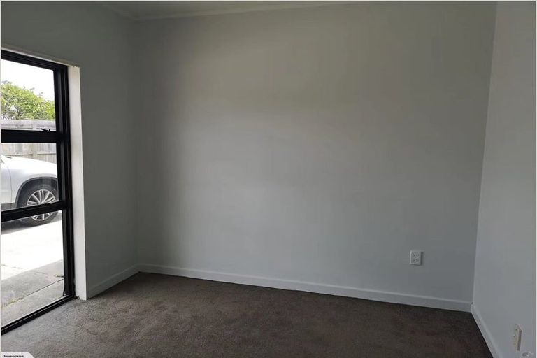 Photo of property in 1/12 Tonar Street, Northcote, Auckland, 0627