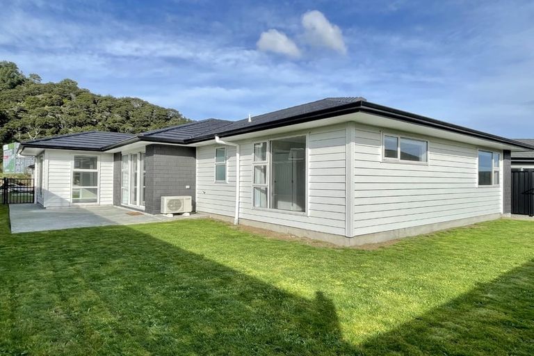 Photo of property in 22 Fenwick Crescent, Wallaceville, Upper Hutt, 5018