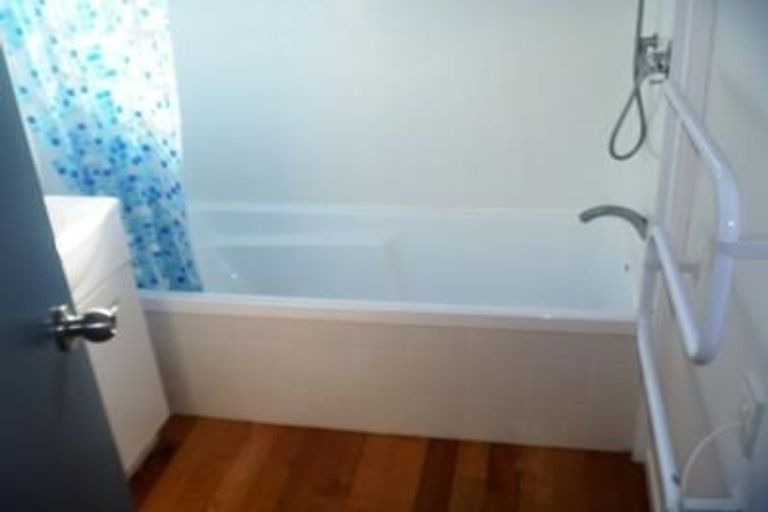 Photo of property in 2 Narbada Crescent, Khandallah, Wellington, 6035