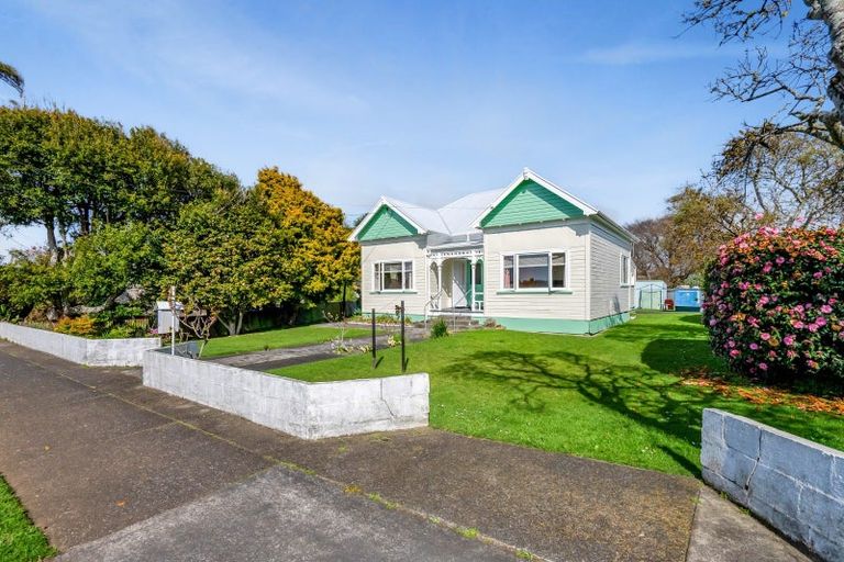 Photo of property in 35 Cracroft Street, Waitara, 4320