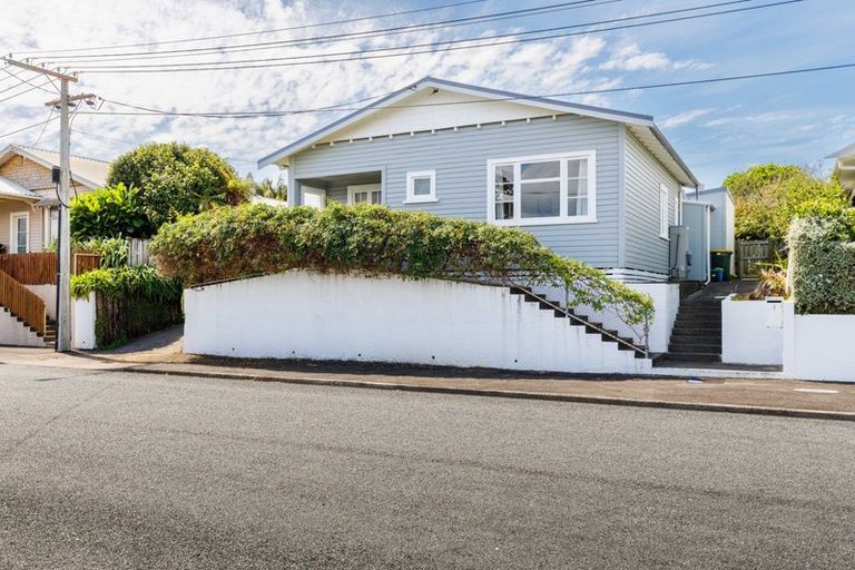 Photo of property in 7 Henui Street, Strandon, New Plymouth, 4312