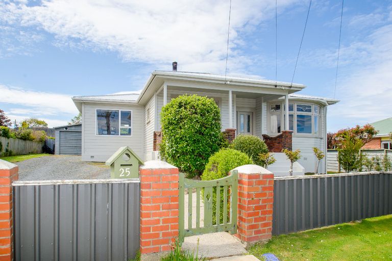Photo of property in 25 Abbotsford Road, Green Island, Dunedin, 9018