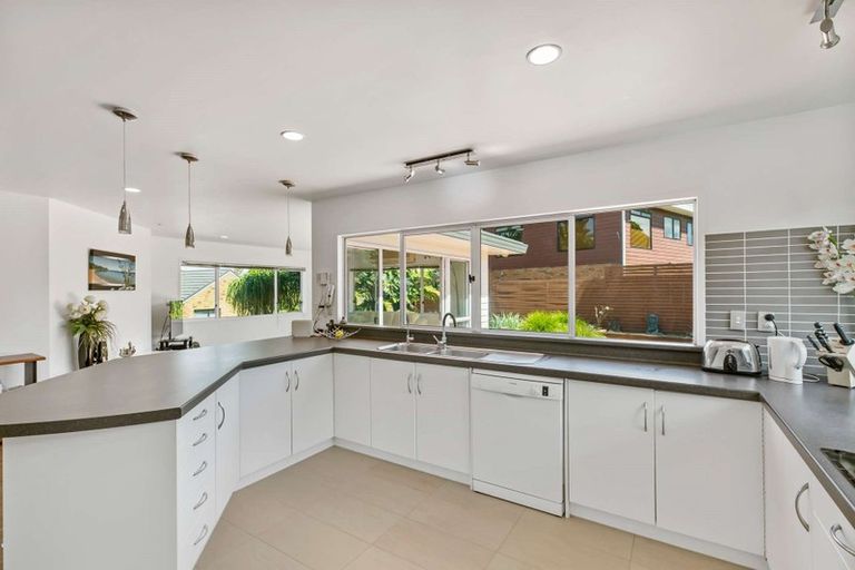 Photo of property in 8 Aztec Place, Conifer Grove, Takanini, 2112