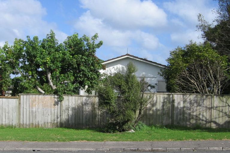 Photo of property in 1/47 Royal Road, Massey, Auckland, 0614