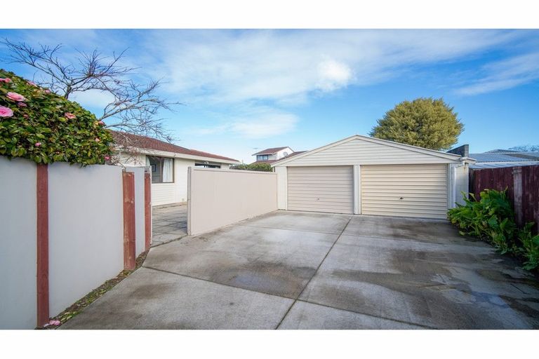 Photo of property in 2/323 Sawyers Arms Road, Bishopdale, Christchurch, 8053