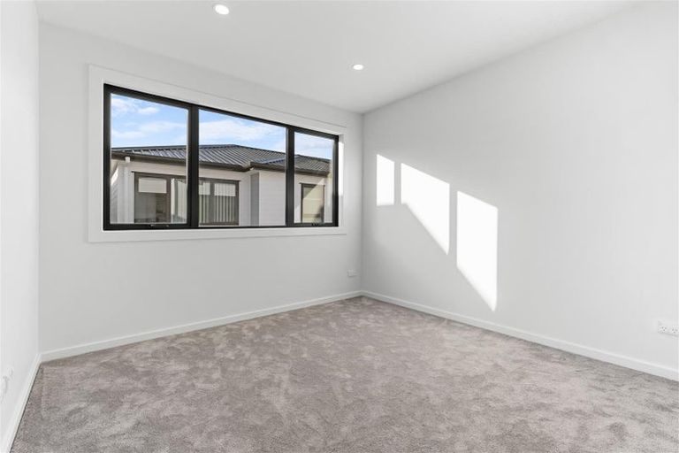Photo of property in 11/25 Swanson Road, Henderson, Auckland, 0610