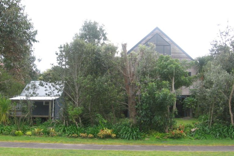 Photo of property in 114 Miro Place, Matarangi, Whitianga, 3592