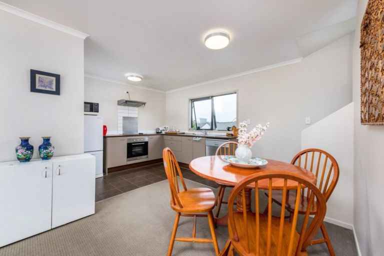 Photo of property in St Claire Village, 5/172 Mcleod Road, Te Atatu South, Auckland, 0610