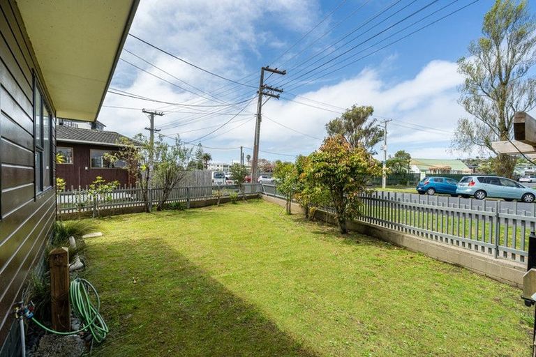 Photo of property in 1/13 Woodlands Crescent, Browns Bay, Auckland, 0630